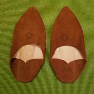 Kasbah tamadot suede slippers never worn